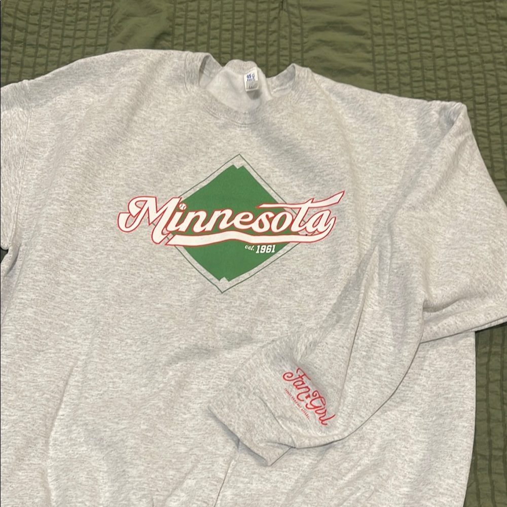 Gray Minnesota Twins Graphic Sweatshirt